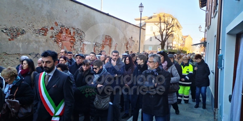 BORGARO - Più di mille persone per l'estremo saluto all'ex sindaco Vincenzo Barrea - FOTO