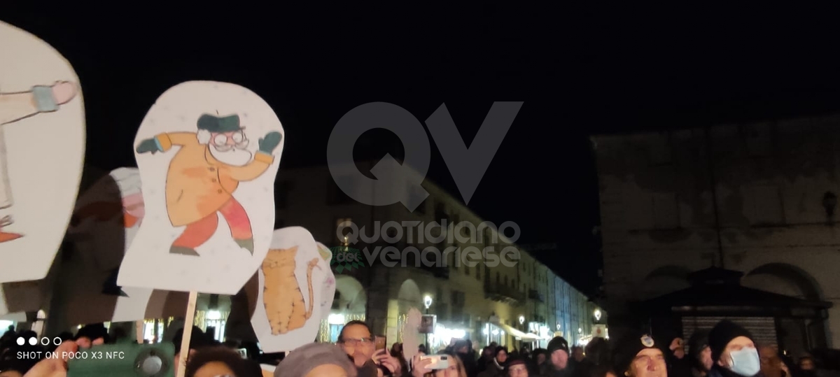 VENARIA - Luci accese, cori gospel, bambini dell'IC 1 protagonisti: via al Natale di «Immaginaria» - FOTO E VIDEO