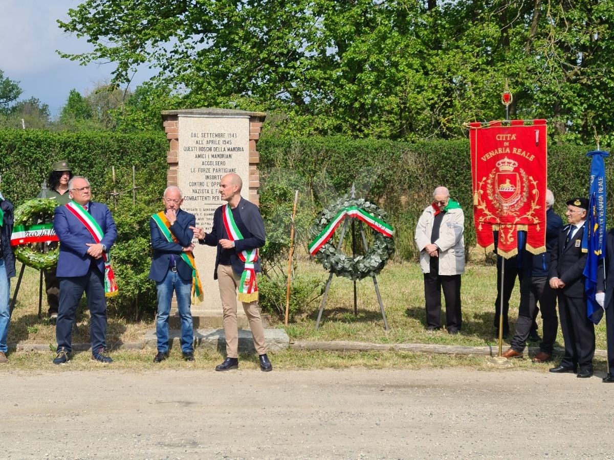 VENARIA - 25 APRILE: Bambini protagonisti alle celebrazioni per la Liberazione - FOTO