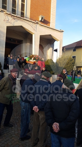 CAFASSE - Oltre 500 persone per l'ultimo saluto all'ex sindaco Giorgio Prelini.