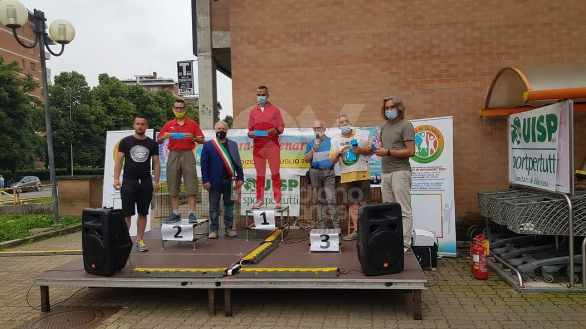 VENARIA - Oltre 200 atleti alla 12esima «StraVenaria»: ha vinto la solidarietà - FOTO