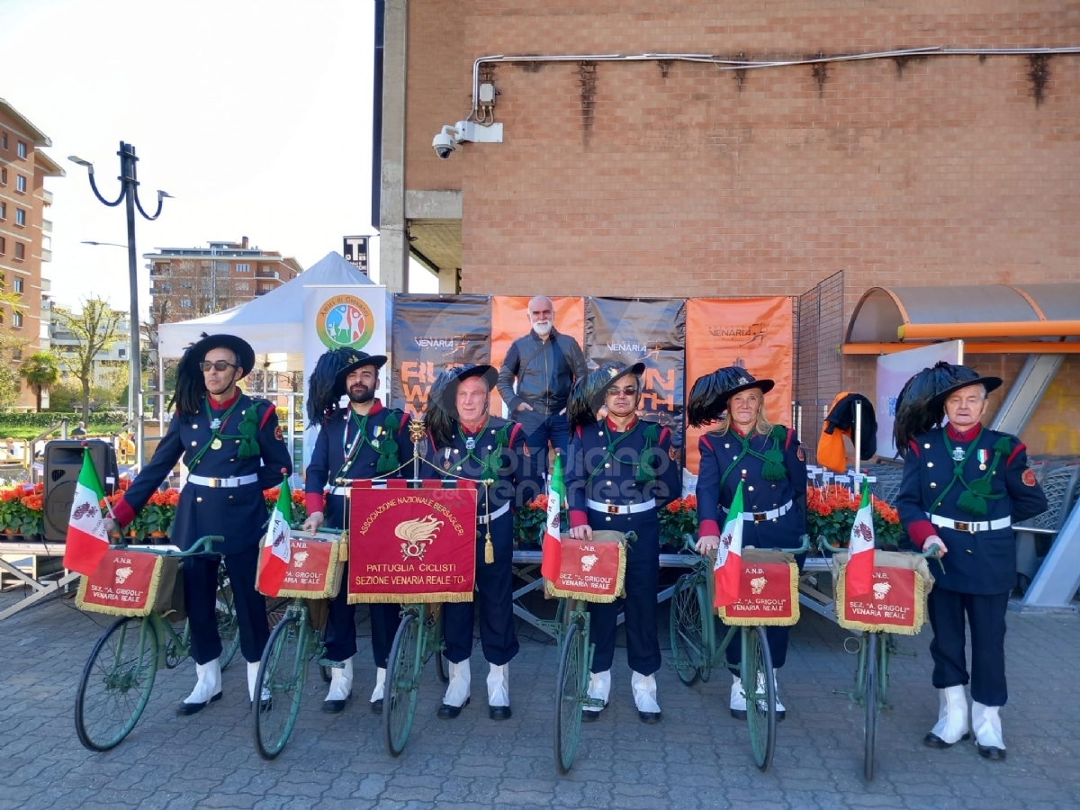 VENARIA - Una marea di gente per la «StraVenaria» e la «21 Reale» - FOTO E VIDEO