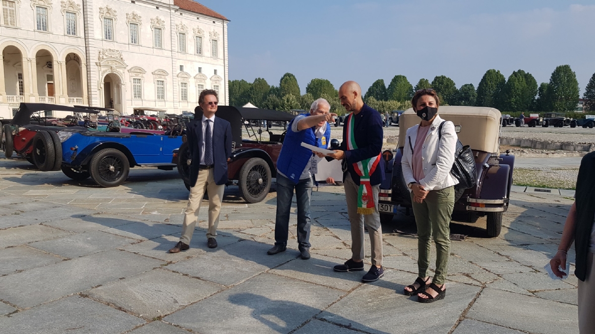 VENARIA - Il centro cittadino invaso di Lancia Lambda in occasione del centenario - FOTO