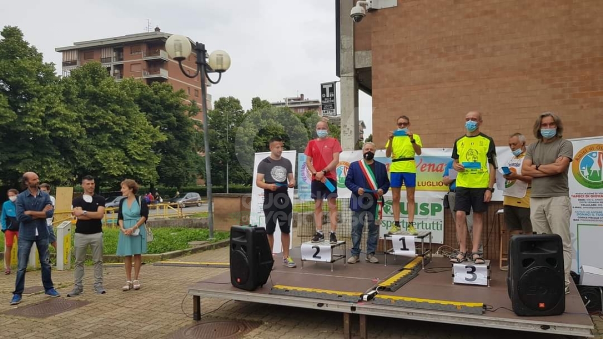 VENARIA - Oltre 200 atleti alla 12esima «StraVenaria»: ha vinto la solidarietà - FOTO