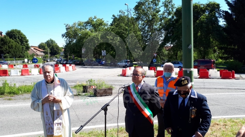 VENARIA - La bandiera dei marinai torna a sventolare nel cielo della Reale - FOTO