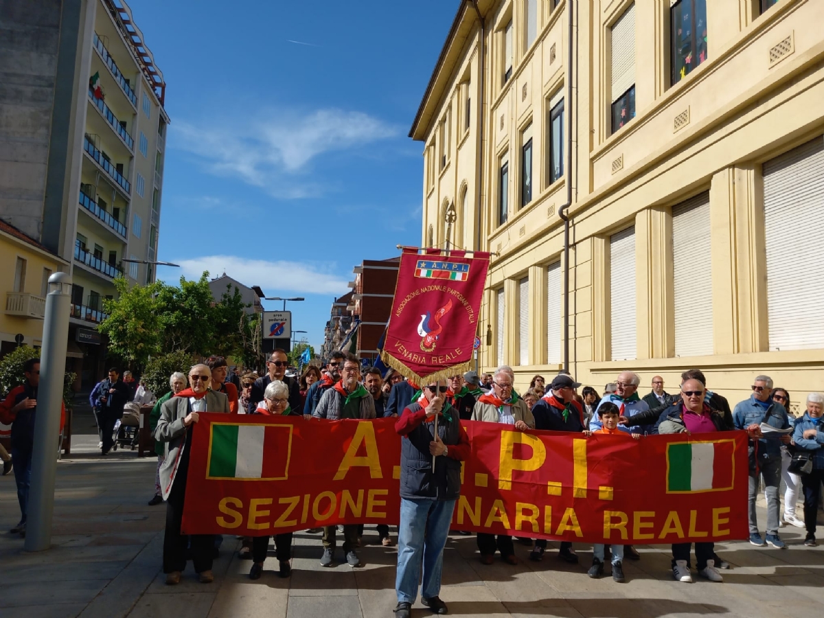 VENARIA - 25 APRILE: Bambini protagonisti alle celebrazioni per la Liberazione - FOTO