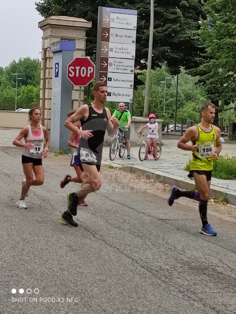 VENARIA - Oltre 200 atleti alla 12esima «StraVenaria»: ha vinto la solidarietà - FOTO