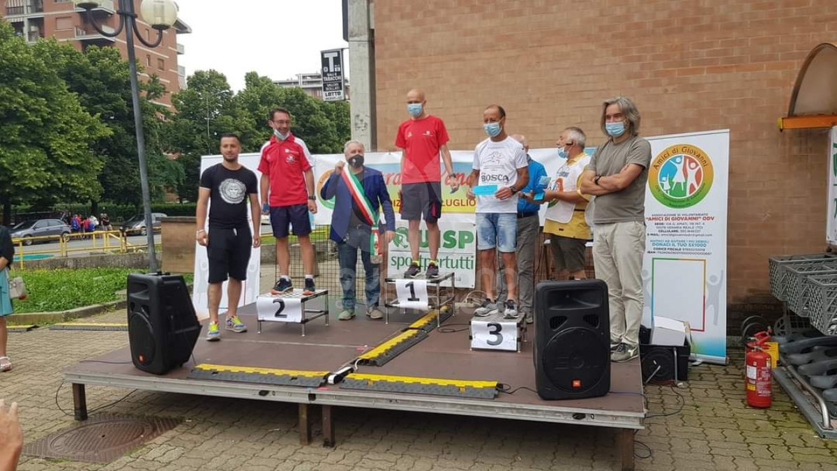 VENARIA - Oltre 200 atleti alla 12esima «StraVenaria»: ha vinto la solidarietà - FOTO