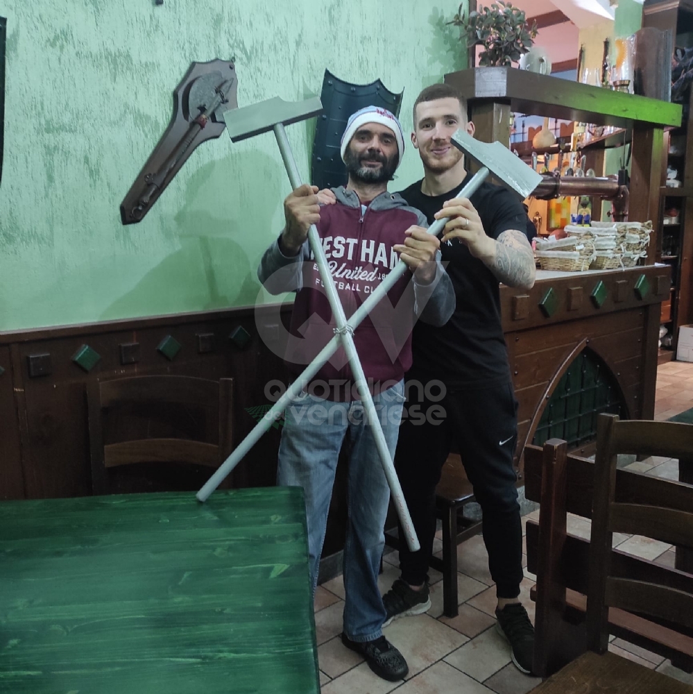 VENARIA è diventata «terra londinese» grazie al raduno dei tifosi del West Ham - FOTO E VIDEO