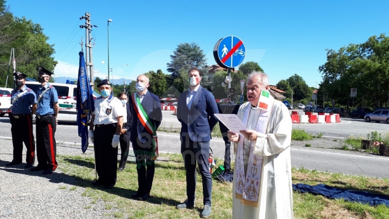 VENARIA - La bandiera dei marinai torna a sventolare nel cielo della Reale - FOTO