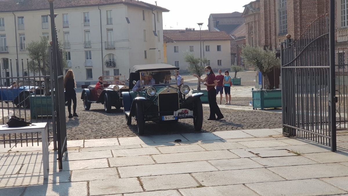 VENARIA - Il centro cittadino invaso di Lancia Lambda in occasione del centenario - FOTO