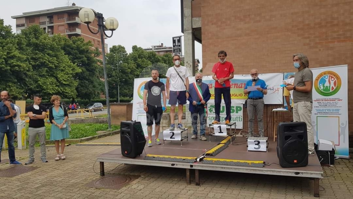 VENARIA - Oltre 200 atleti alla 12esima «StraVenaria»: ha vinto la solidarietà - FOTO