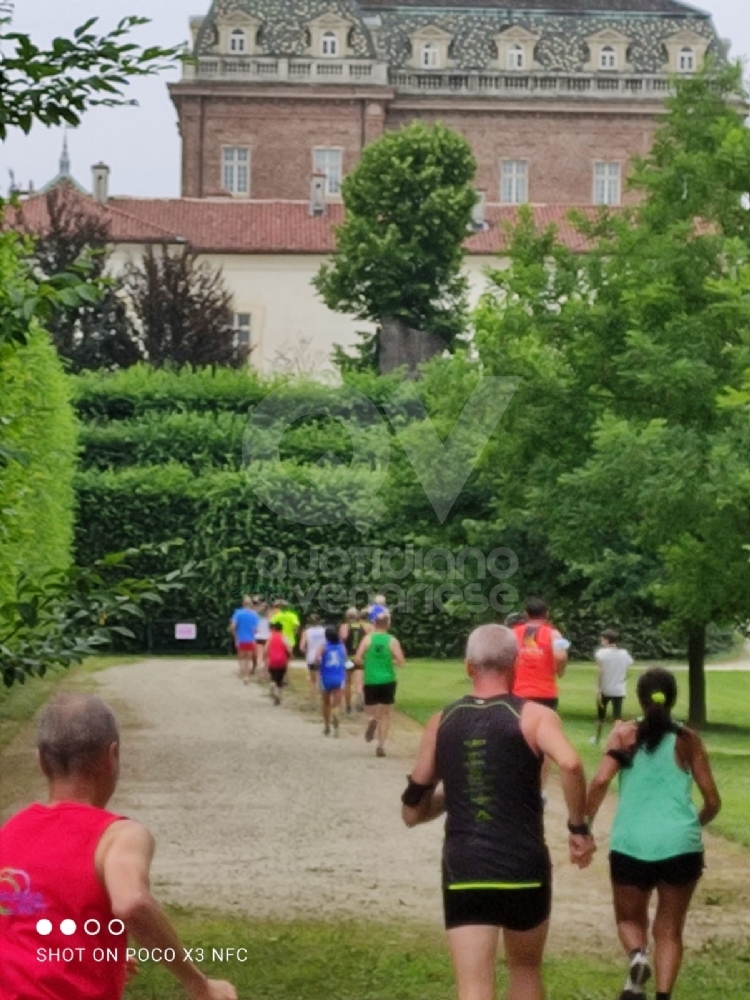 VENARIA - Oltre 200 atleti alla 12esima «StraVenaria»: ha vinto la solidarietà - FOTO