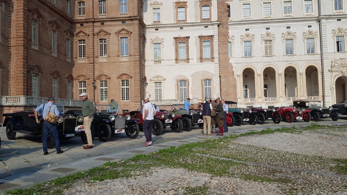 VENARIA - Il centro cittadino invaso di Lancia Lambda in occasione del centenario - FOTO