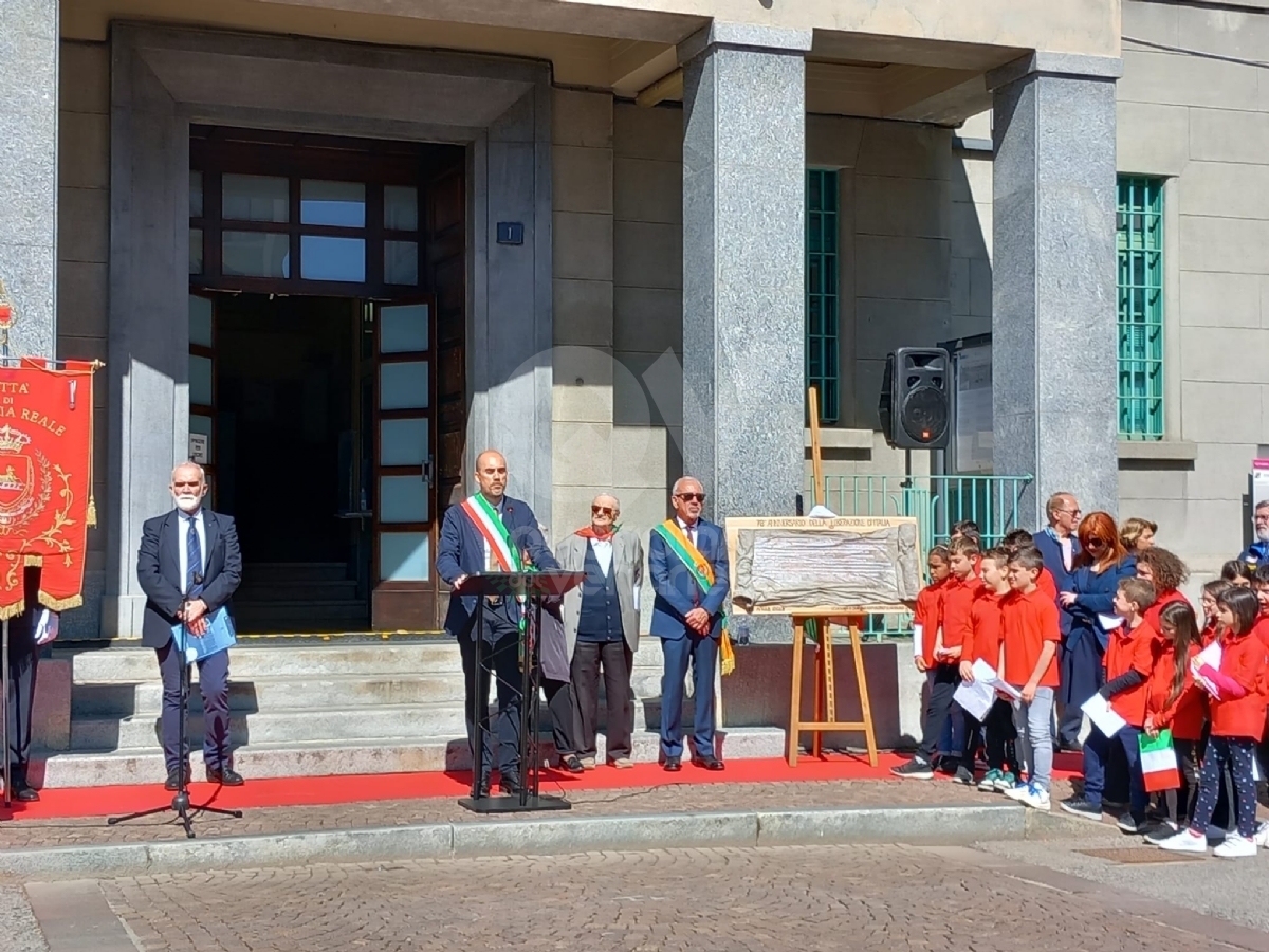 VENARIA - 25 APRILE: Bambini protagonisti alle celebrazioni per la Liberazione - FOTO