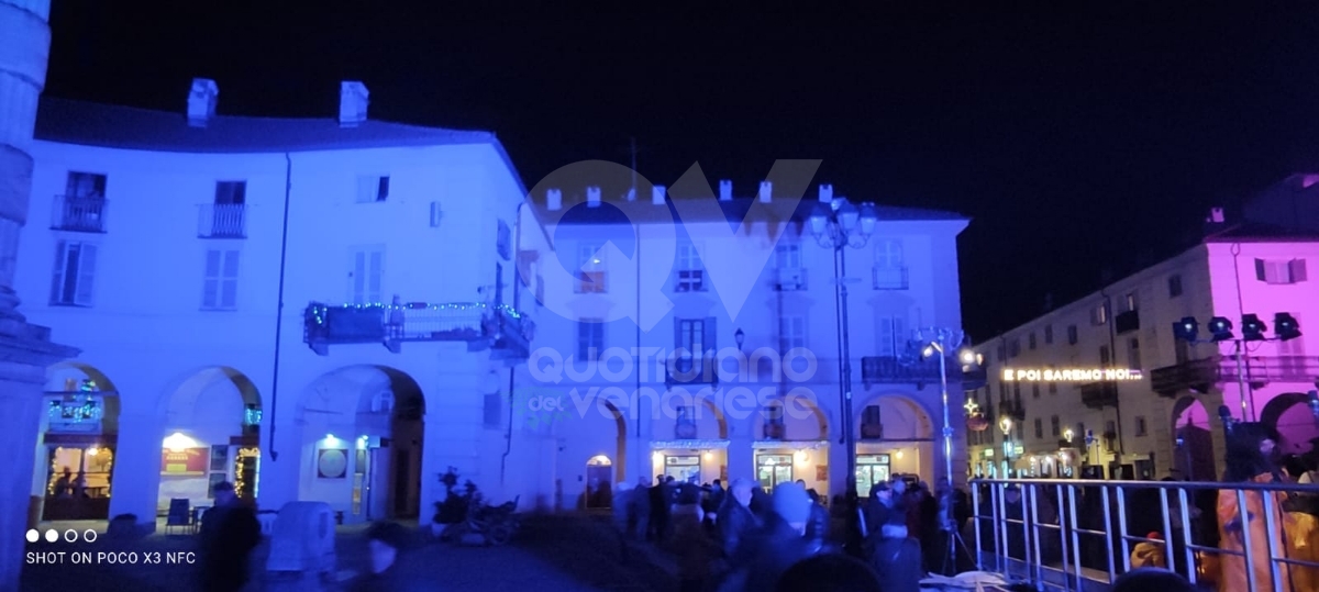 VENARIA - Luci accese, cori gospel, bambini dell'IC 1 protagonisti: via al Natale di «Immaginaria» - FOTO E VIDEO