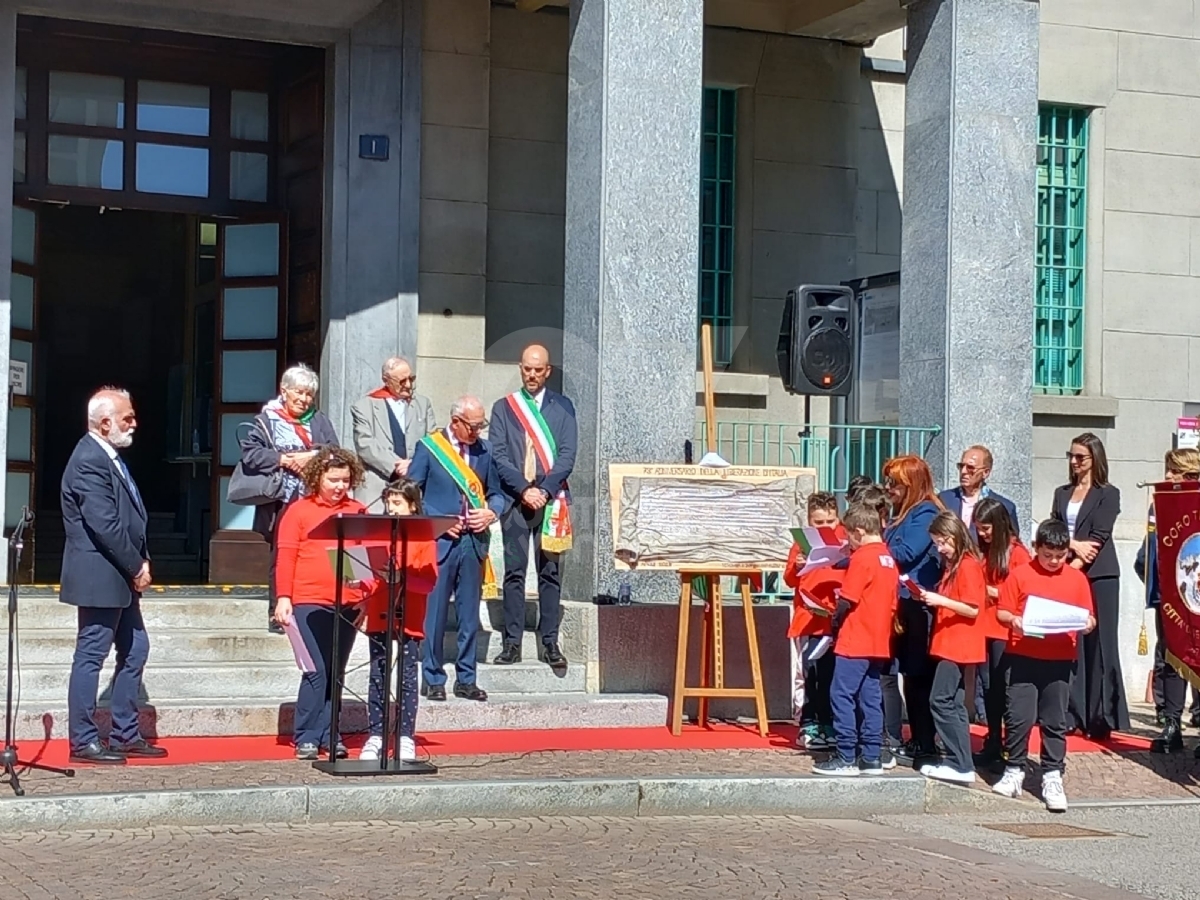 VENARIA - 25 APRILE: Bambini protagonisti alle celebrazioni per la Liberazione - FOTO