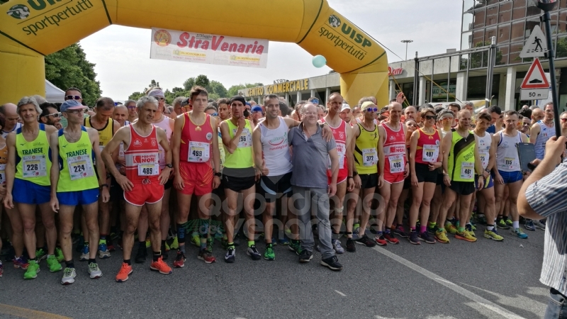VENARIA - Che successo per la StraVenaria: le foto della manifestazione degli «Amici di Giovanni»
