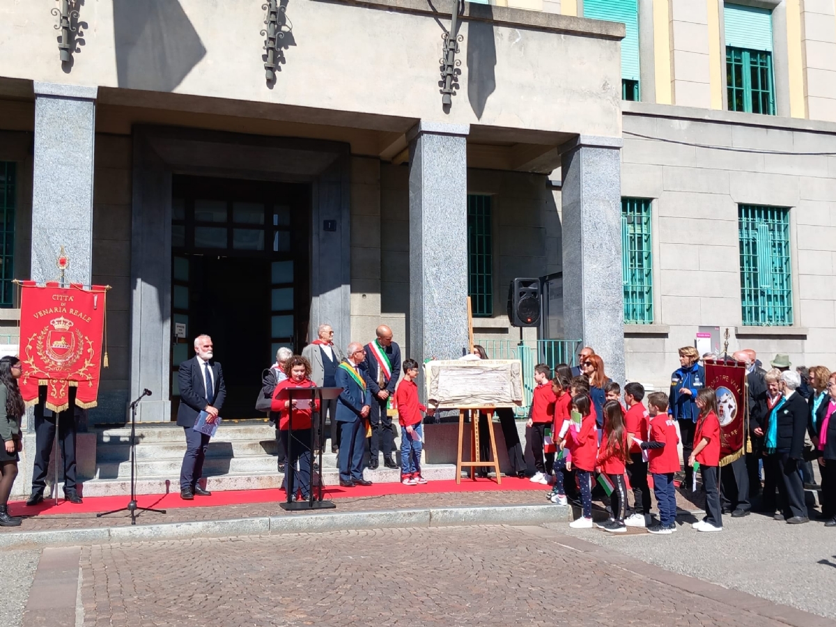 VENARIA - 25 APRILE: Bambini protagonisti alle celebrazioni per la Liberazione - FOTO