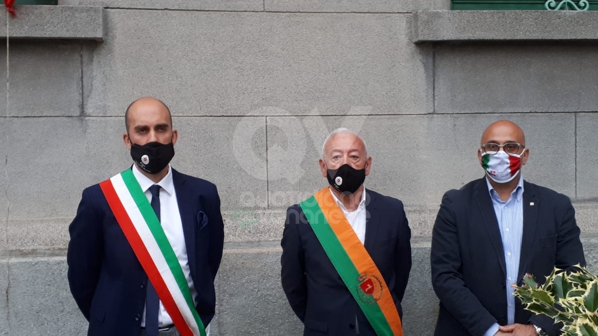 VENARIA - Con il municipio illuminato dal tricolore, la Città ha celebrato la Festa della Repubblica - FOTO