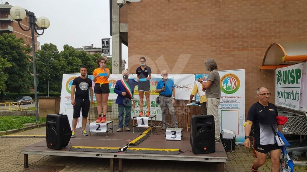 VENARIA - Oltre 200 atleti alla 12esima «StraVenaria»: ha vinto la solidarietà - FOTO