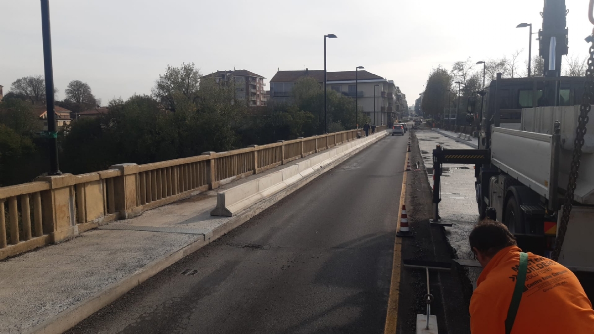 ALPIGNANO - Il Ponte Nuovo ha riaperto i battenti: a breve le barriere anti caduta - FOTO
