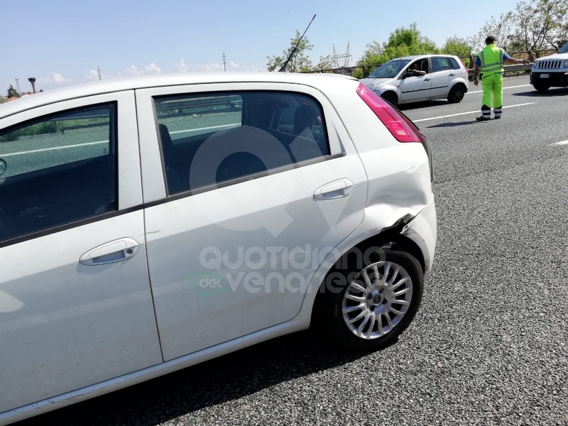 COLLEGNO-RIVOLI - Doppio incidente in tangenziale in pochi minuti: due feriti