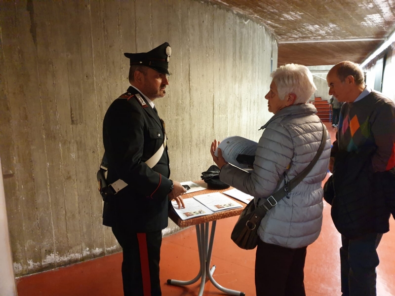 RIVOLI - Contro furti e truffe i carabinieri incontrano i cittadini - FOTO