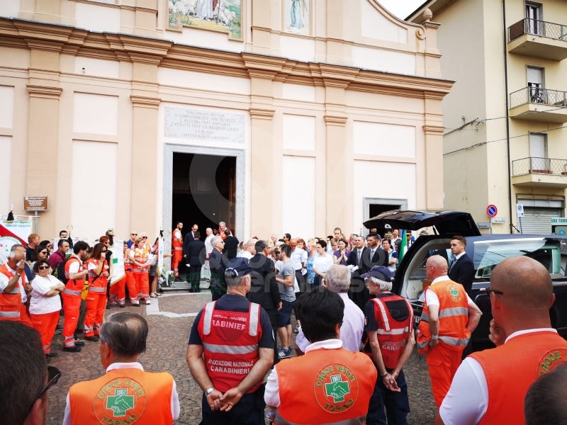 ALPIGNANO - Tanta commozione al funerale di Ornella Bellagarda, morta durante un'immersione