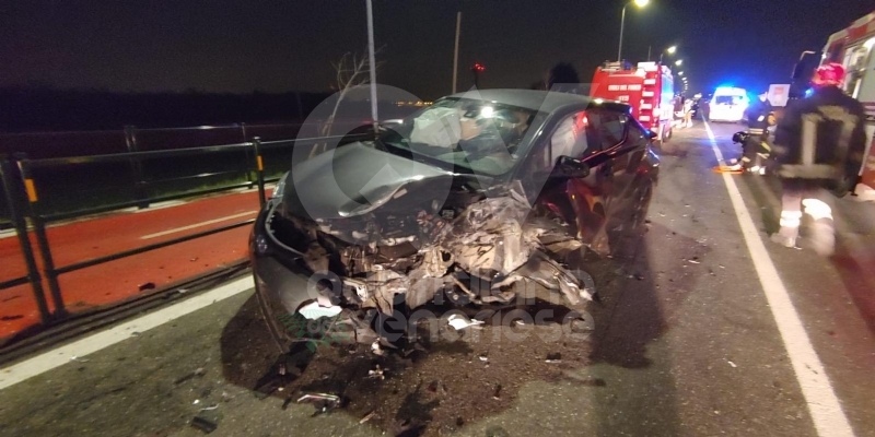CASELLE - Ennesimo incidente stradale lungo la provinciale: due feriti, uno grave - FOTO