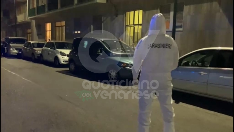 TORINO-COLLEGNO - Uccide i propri genitori in casa e poi fugge: i carabinieri lo arrestano a Collegno