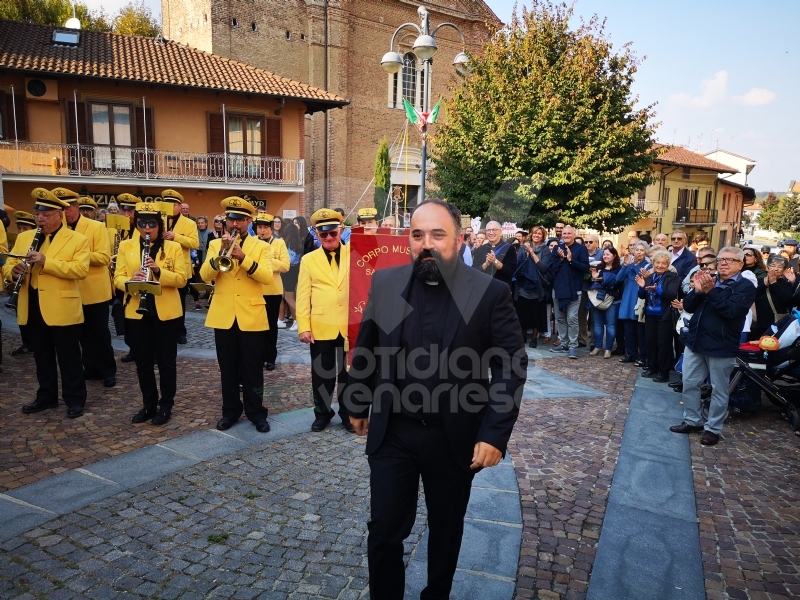 DRUENTO - La prima celebrazione di don Simone: l'abbraccio della comunità - LE FOTO