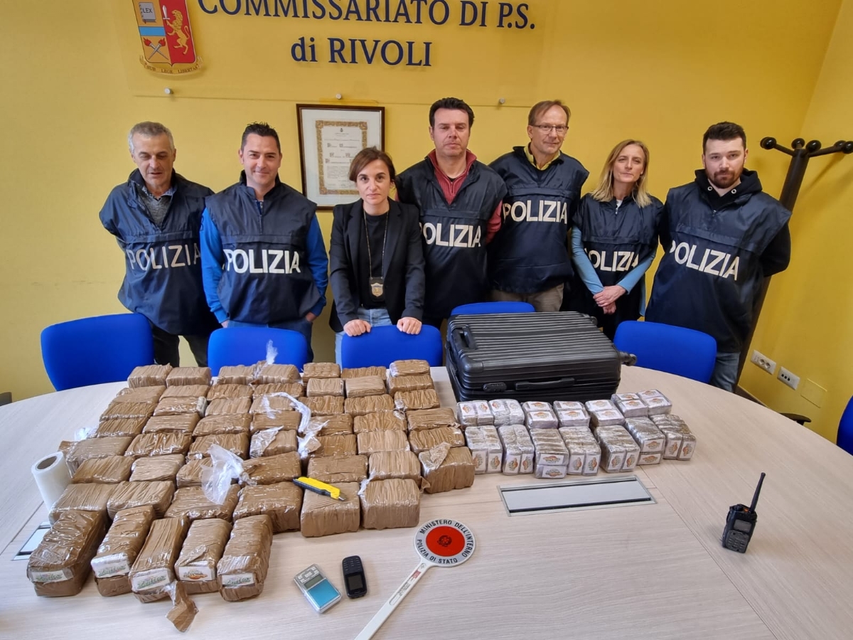ALPIGNANO - In casa 65 chili di hashish per un «tesoretto» da 450mila euro: arrestato