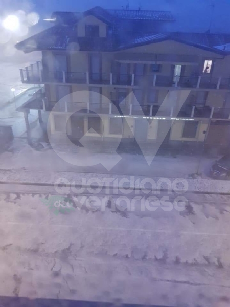 MALTEMPO - Tappeti di grandine, strade, cantine e garage allagati - FOTO