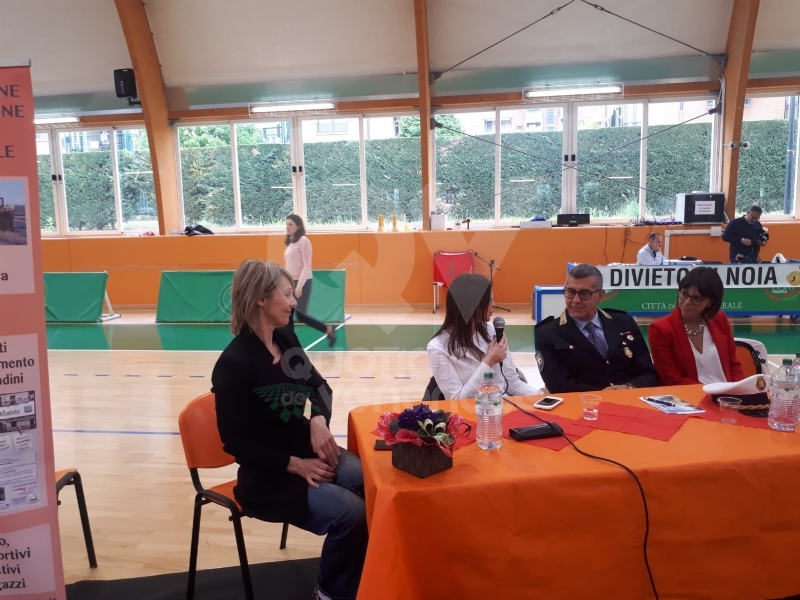 VENARIA - Lucia Annibali alle scuole: «La violenza sulle donne e di genere è un problema culturale»