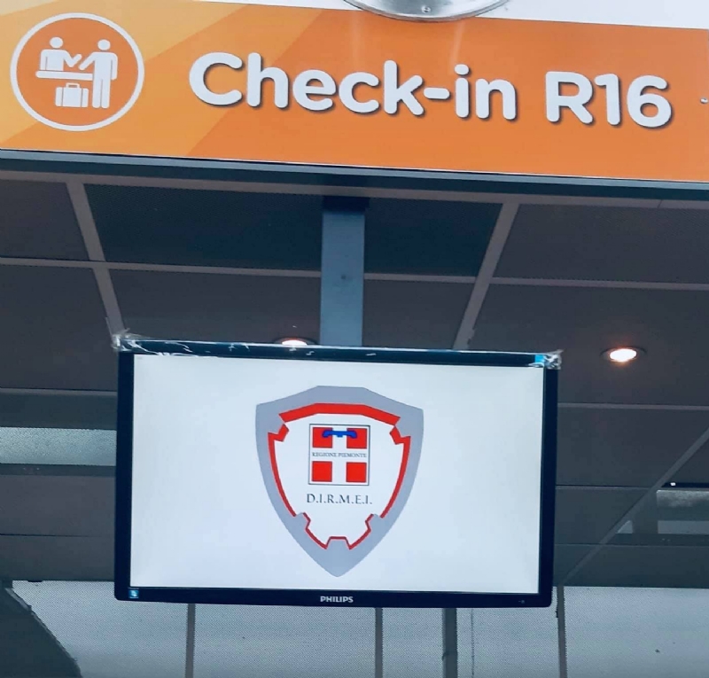 CASELLE - In aeroporto allestite tre postazioni per i tamponi rapidi sui passeggeri in arrivo da Spagna, Grecia, Croazia e Malta