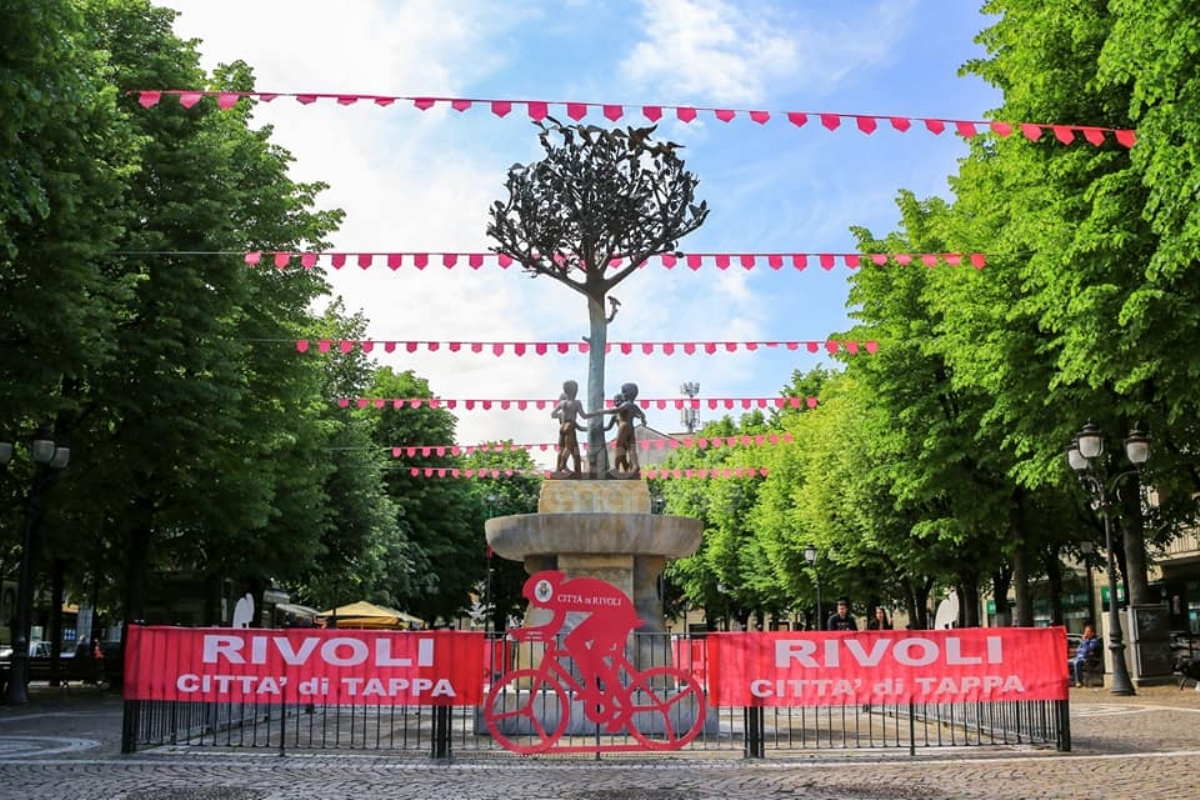 GIRO D'ITALIA A RIVOLI - Vince Denz: per la città una giornata indimenticabile - FOTO E VIDEO