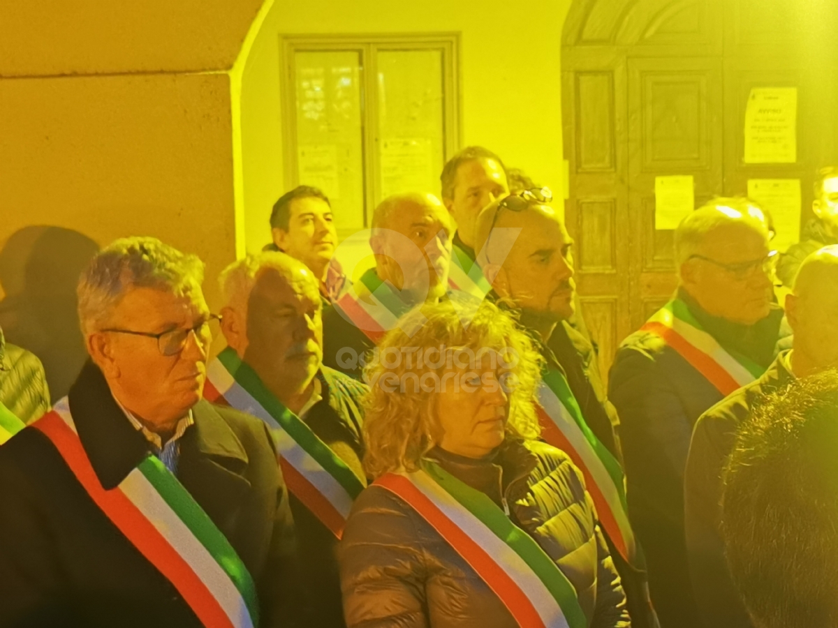 VENARIA-SAN GILLIO-DRUENTO - I sindaci sono con Alberto Rostagno: «Il Governo intervenga sulle responsabilità degli amministratori» - FOTO E VIDEO