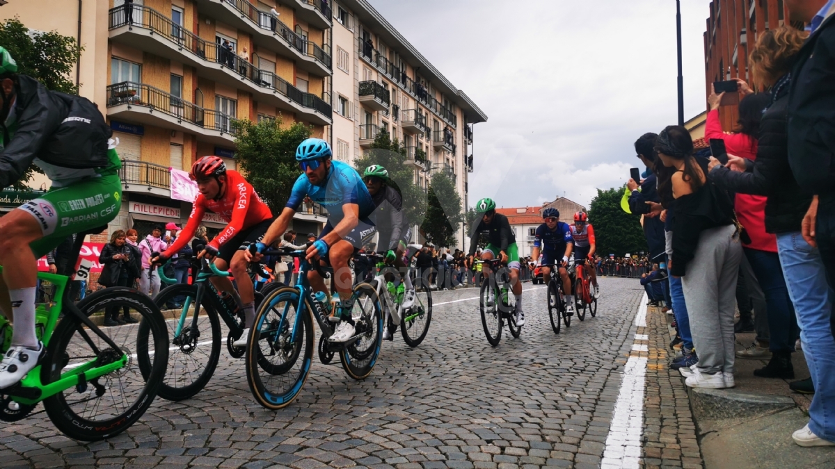 GIRO D'ITALIA A RIVOLI - Vince Denz: per la città una giornata indimenticabile - FOTO E VIDEO