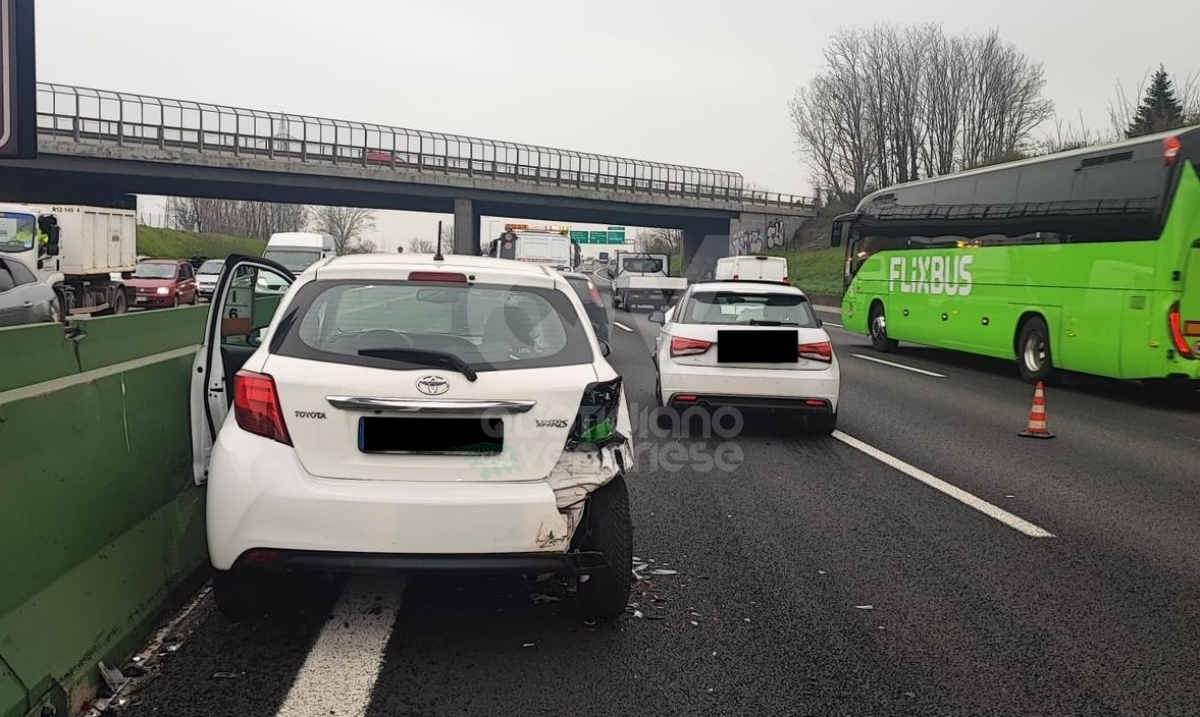 INCIDENTI IN TANGENZIALE A COLLEGNO E RIVOLI - Sei veicoli coinvolti, tre feriti - FOTO