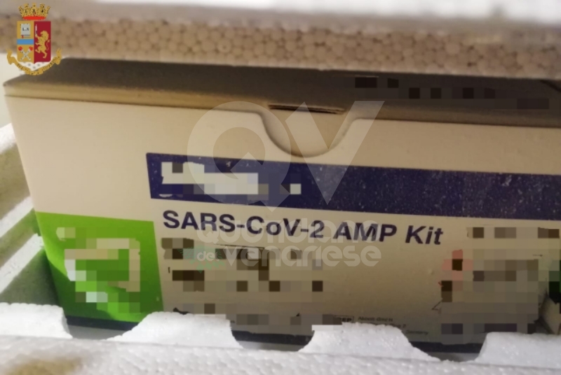 RIVOLI - Trova 19 kit per tamponi Coronavirus sul cavalcavia della tangenziale: riconsegnati all'Asl di Cuneo