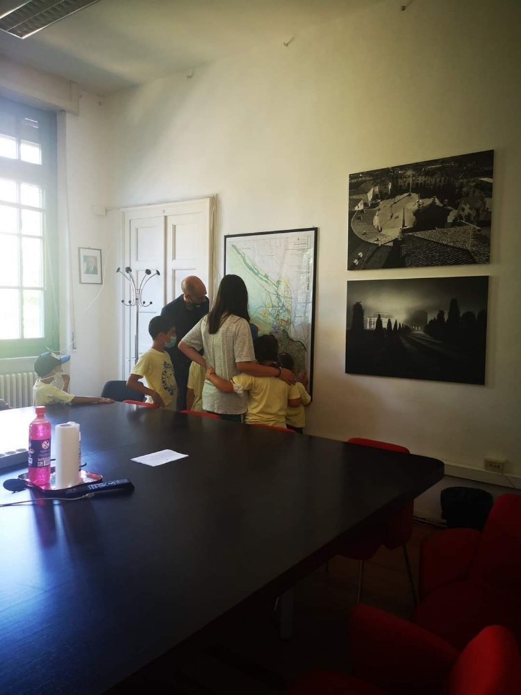 VENARIA - Bambini e ragazzi dei centri estivi in visita a Palazzo Civico - FOTO