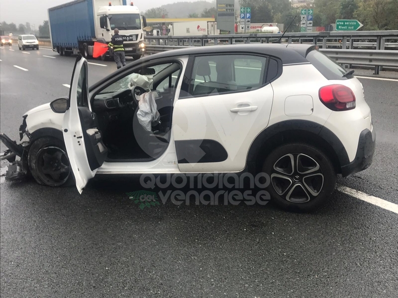 RIVOLI - Scontro fra due auto in tangenziale: disagi al traffico, ma nessun ferito