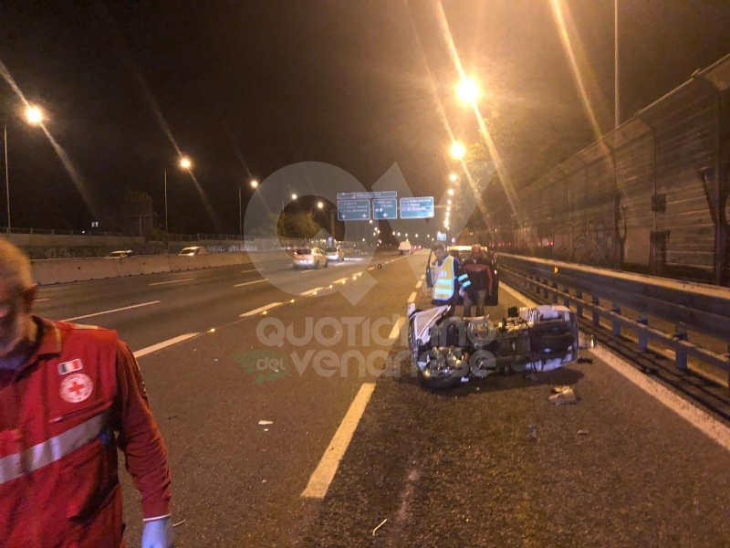 RIVOLI - Provoca un incidente in tangenziale con la sua moto: era ubriaco