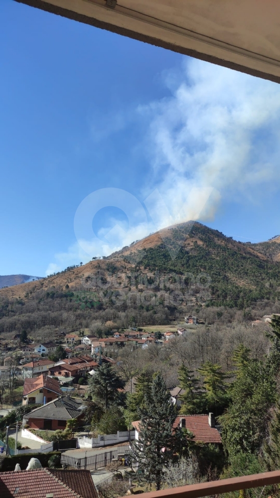 VAL DELLA TORRE-GIVOLETTO - I boschi tornano a bruciare: Aib e vigili del fuoco in azione - FOTO