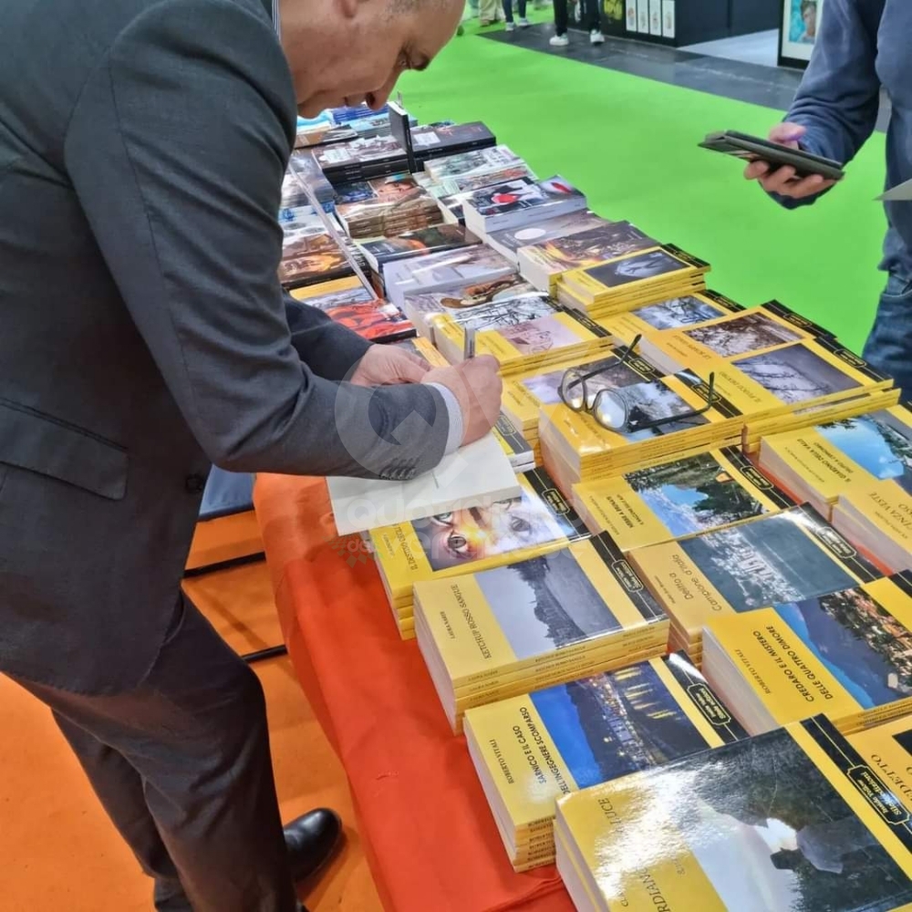 VENARIA - Un «Salone del Libro» dal sapore venariese: tanti gli scrittori della Reale - FOTO