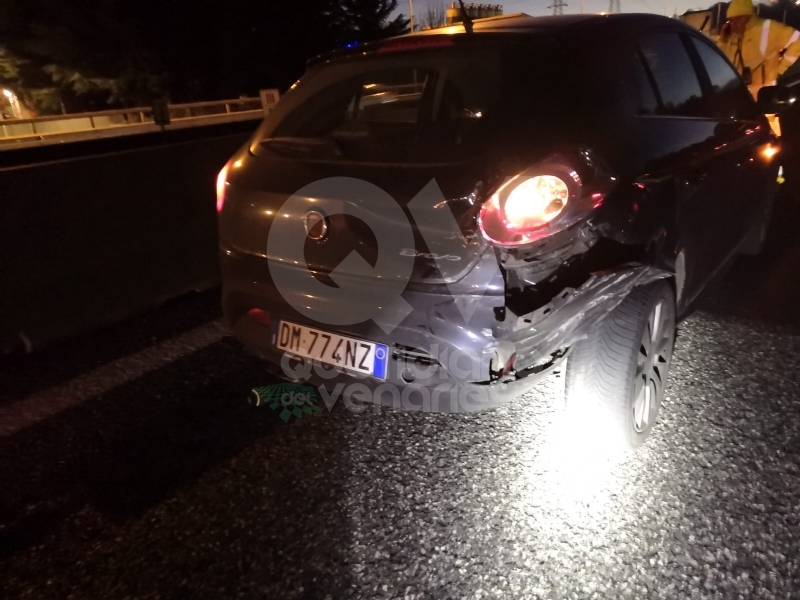 VENARIA - Auto provoca doppio tamponamento e fugge via: 4 persone ferite, tra cui un bimbo di 3 mesi