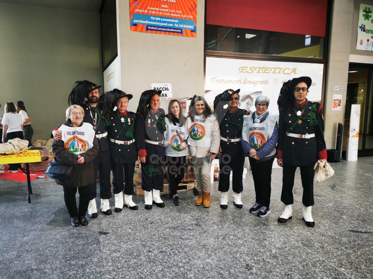VENARIA - Una marea di gente per la «StraVenaria» e la «21 Reale» - FOTO E VIDEO