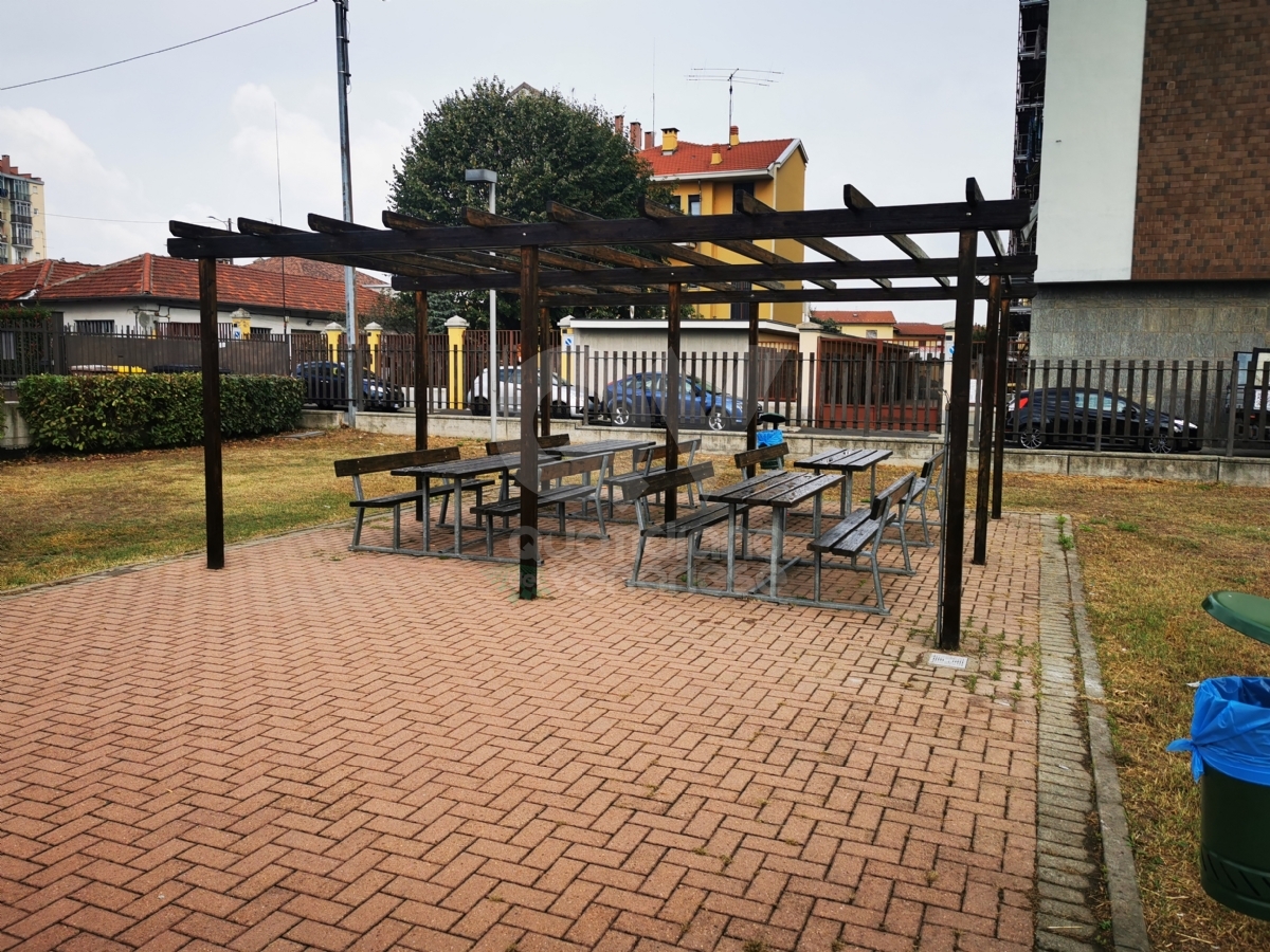 VENARIA - Intitolato alle «Città Gemellate» il giardino di viale Roma - FOTO