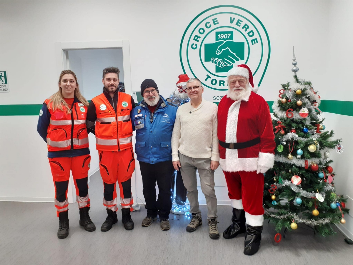 VENARIA - Il «grazie» di Babbo Natale e della Pro Loco a chi ha fatto tanto per la Città - FOTO